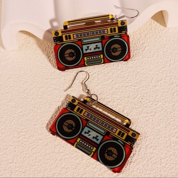 5/$25 Retro Boombox Novelty Drop Earrings NWT - Picture 2 of 3